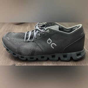 OnCloud Running shoes - size 7.5